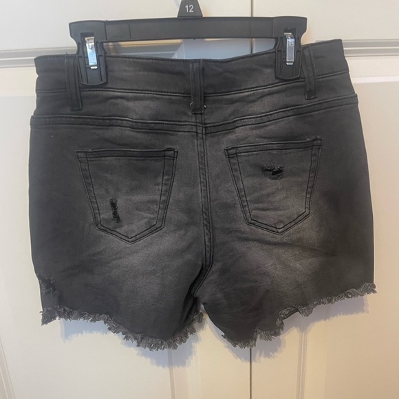Black denim shorts. Size Medium - Picture 2 of 3